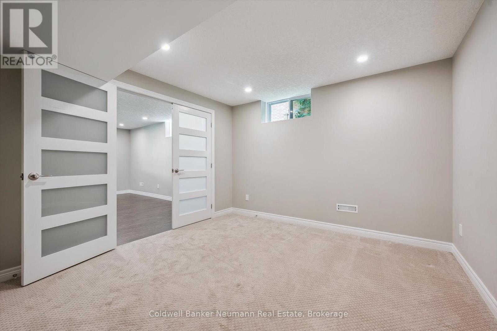 30 Maple Street, Guelph, Ontario  N1G 2G2 - Photo 32 - X12273409