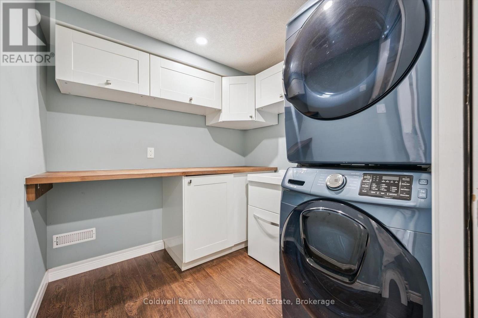 30 Maple Street, Guelph, Ontario  N1G 2G2 - Photo 38 - X12273409