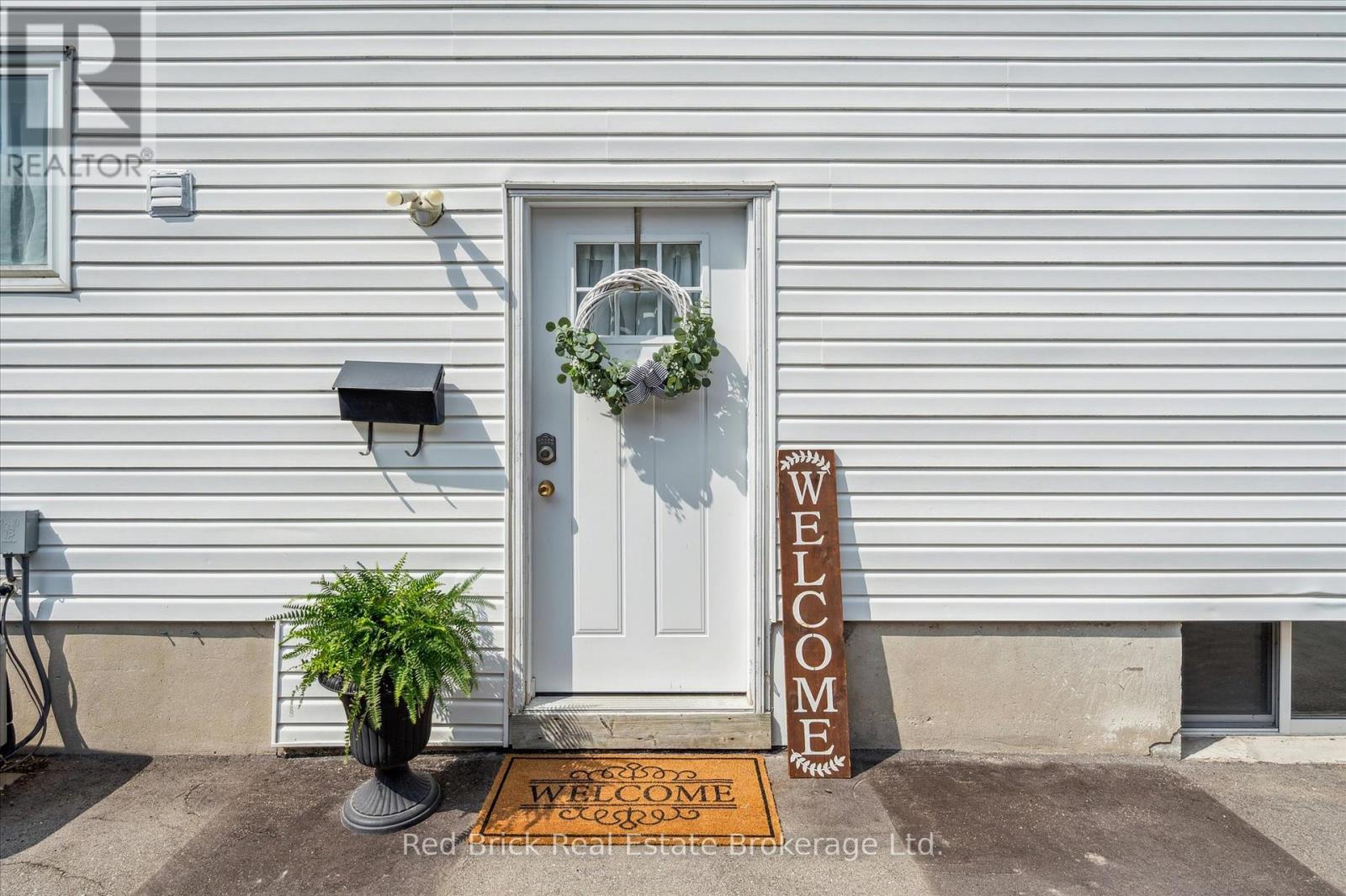 605 Willow Road, Guelph, Ontario  N1H 7J8 - Photo 4 - X12273511