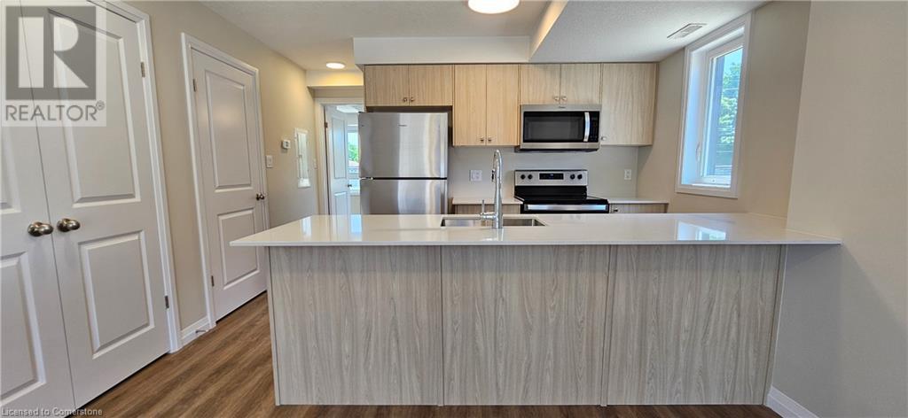 410 Northfield Drive W Unit# E18, Waterloo, Ontario  N2L 0A6 - Photo 4 - 40749679