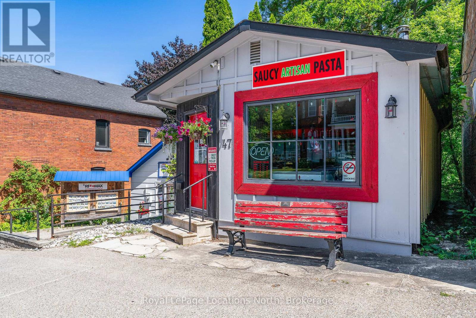 47a Bruce Street S, Blue Mountains, Ontario  N0H 2P0 - Photo 2 - X12273601