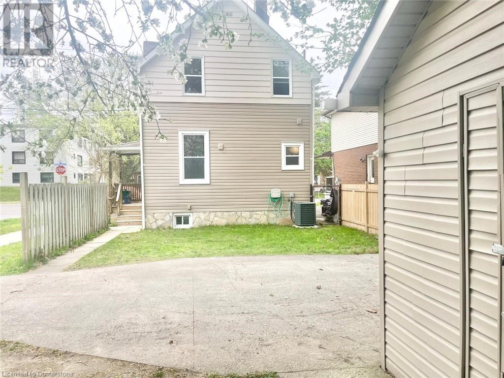305 Patricia Avenue, Kitchener, Ontario  N2M 1K2 - Photo 3 - 40749428