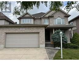 805 BIRCHMOUNT Drive, Waterloo, Ontario