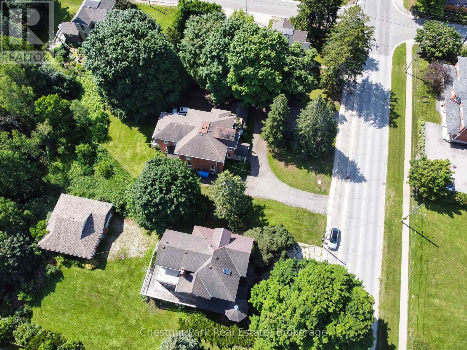 319 Berford Street, South Bruce Peninsula, Ontario  N0H 2T0 - Photo 2 - X12274040