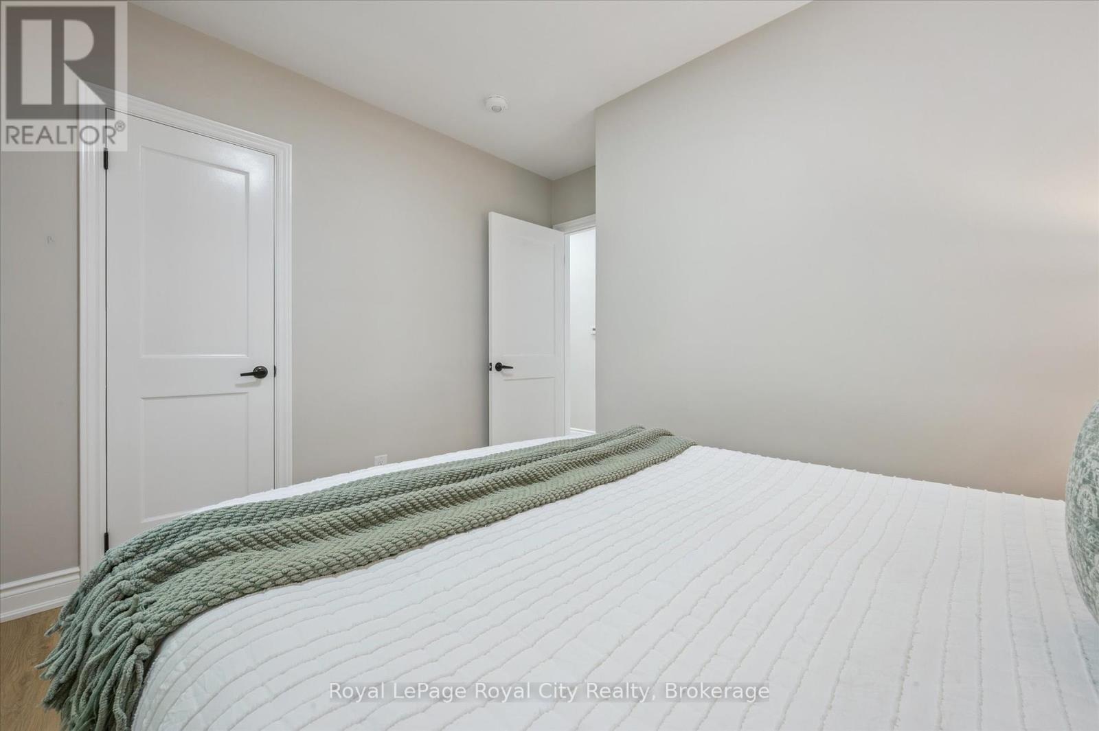 56 Dover Street, Waterloo, Ontario  N2J 1Z1 - Photo 15 - X12274174