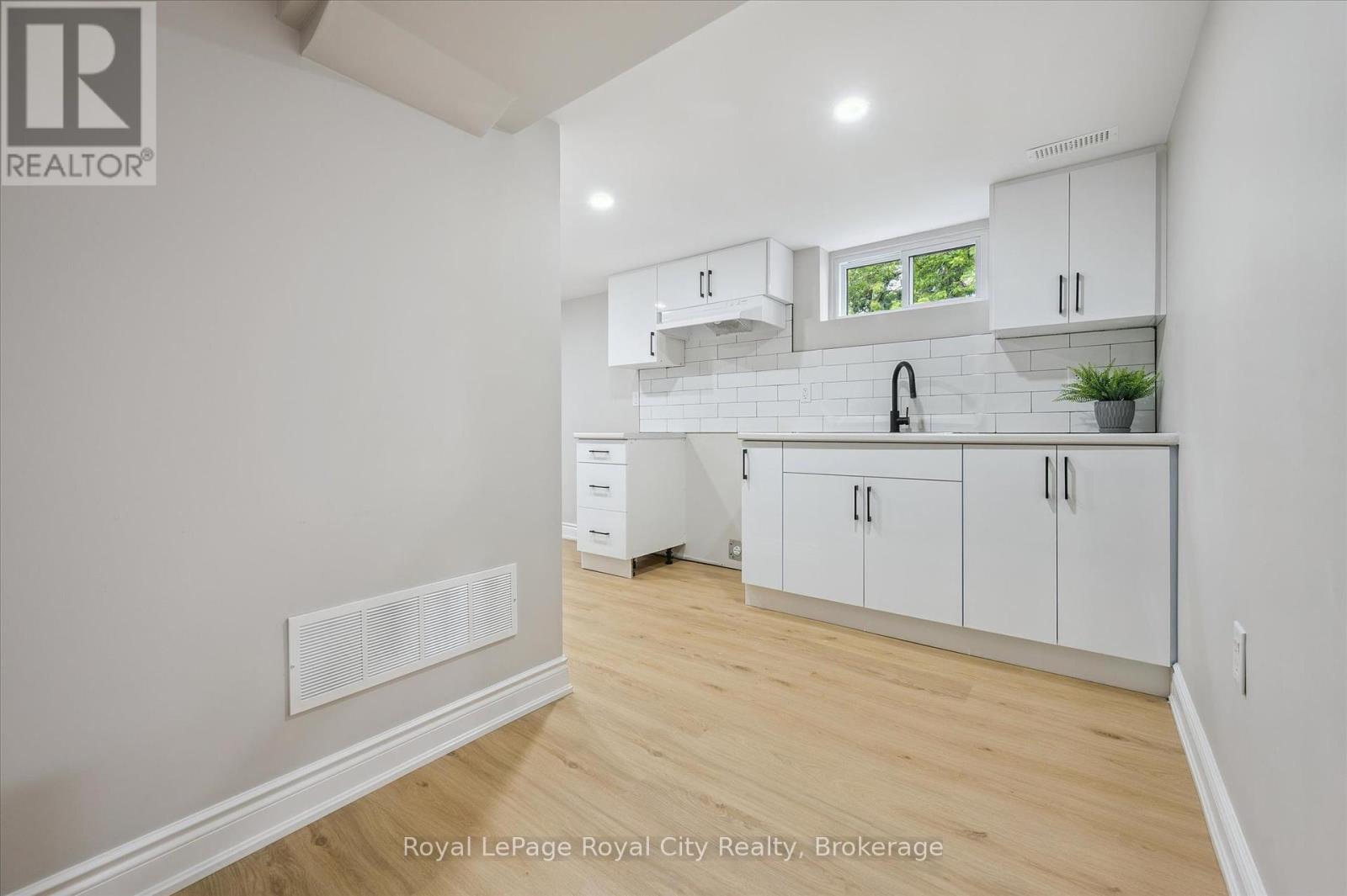 56 Dover Street, Waterloo, Ontario  N2J 1Z1 - Photo 29 - X12274174