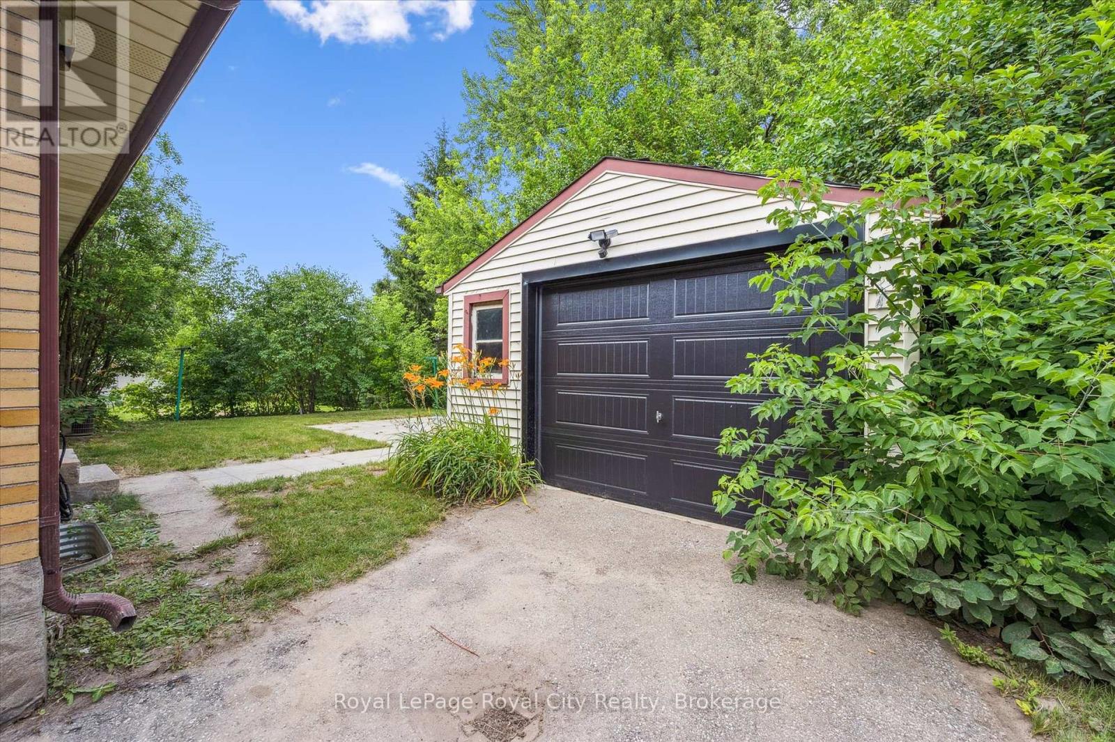 56 Dover Street, Waterloo, Ontario  N2J 1Z1 - Photo 34 - X12274174