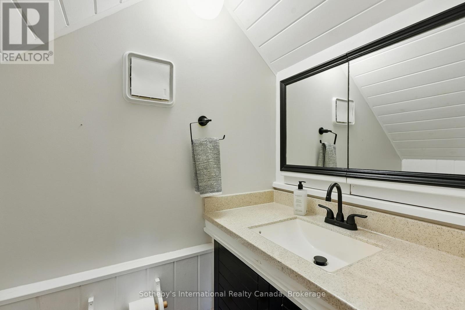 1050 Cobble Rose Lane, Minden Hills, Ontario  K0M 2L1 - Photo 36 - X12274230