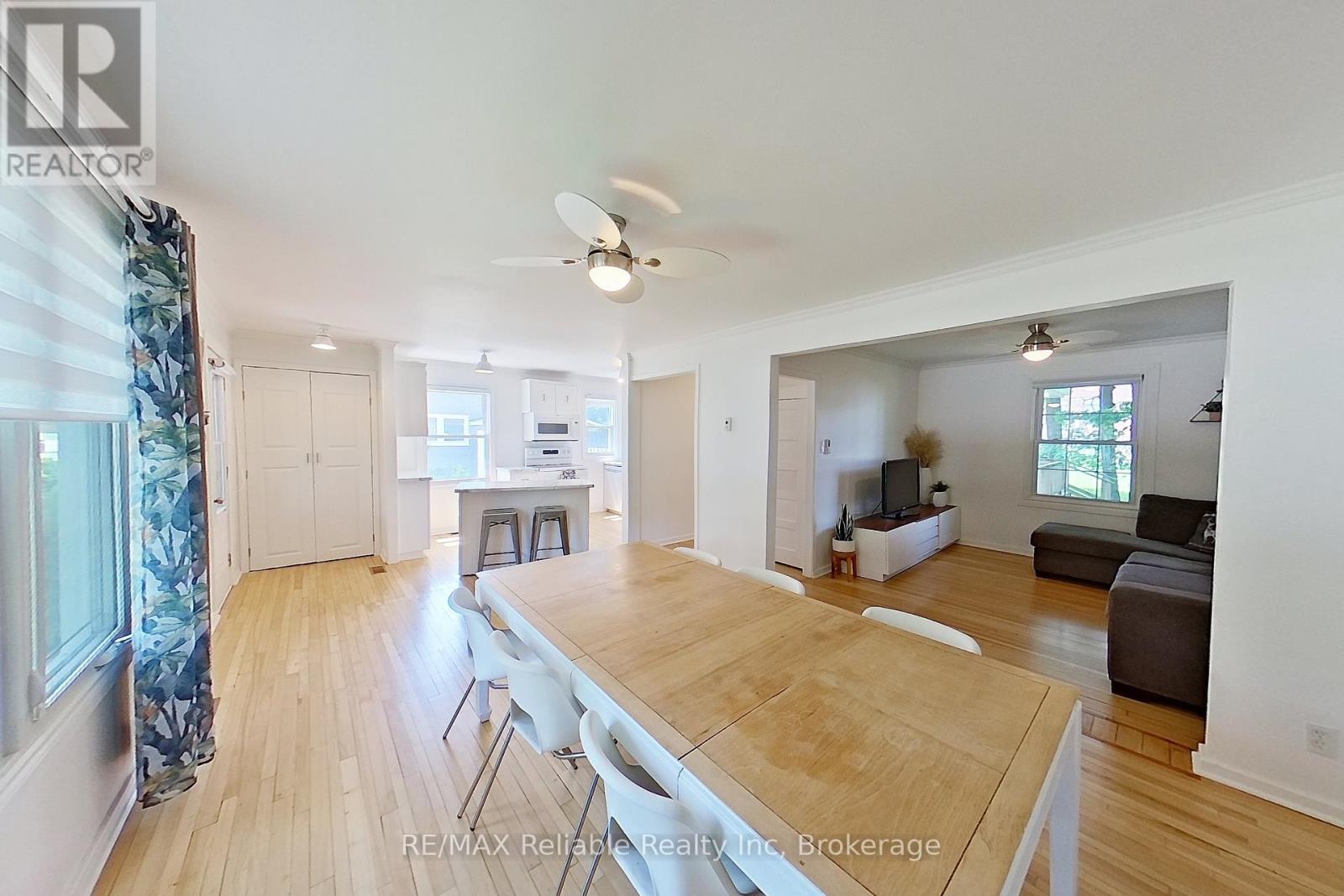 90 Raglan Street, Central Huron, Ontario  N0M 1L0 - Photo 11 - X12274248