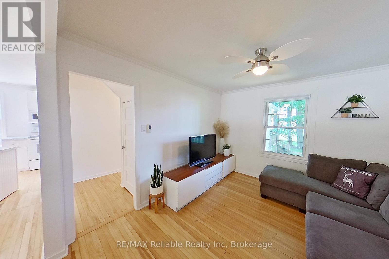 90 Raglan Street, Central Huron, Ontario  N0M 1L0 - Photo 17 - X12274248
