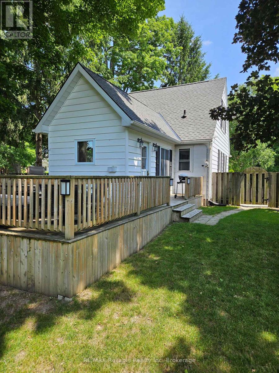 90 Raglan Street, Central Huron, Ontario  N0M 1L0 - Photo 39 - X12274248