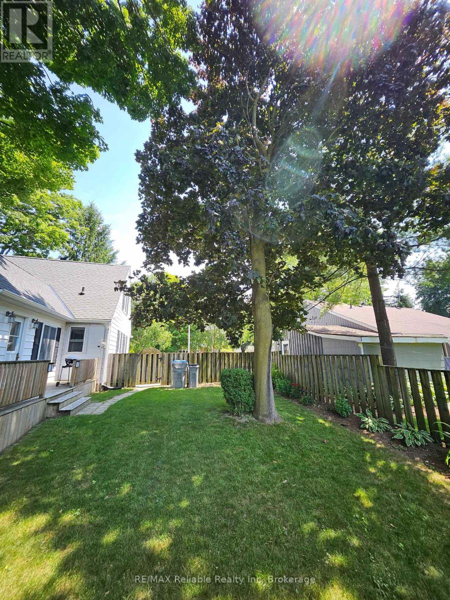 90 Raglan Street, Central Huron, Ontario  N0M 1L0 - Photo 40 - X12274248