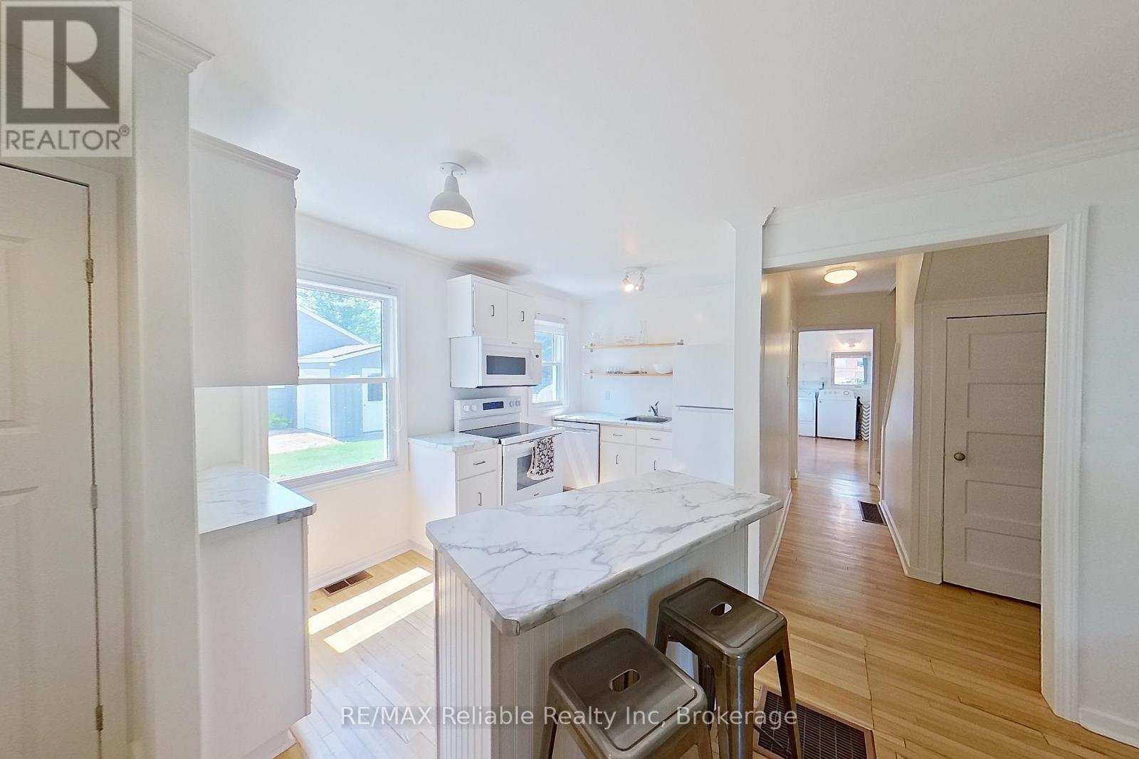 90 Raglan Street, Central Huron, Ontario  N0M 1L0 - Photo 8 - X12274248