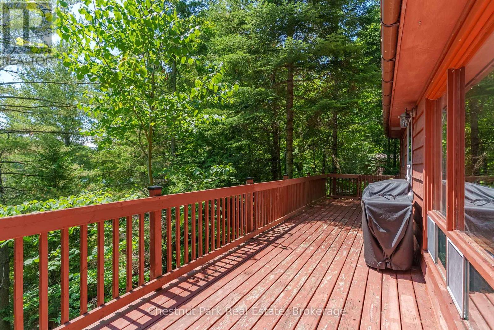 1054 10 Deewood Drive, Muskoka Lakes, Ontario  P0B 1M0 - Photo 24 - X12274261