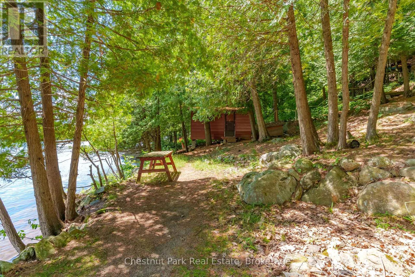 1054 10 Deewood Drive, Muskoka Lakes, Ontario  P0B 1M0 - Photo 33 - X12274261