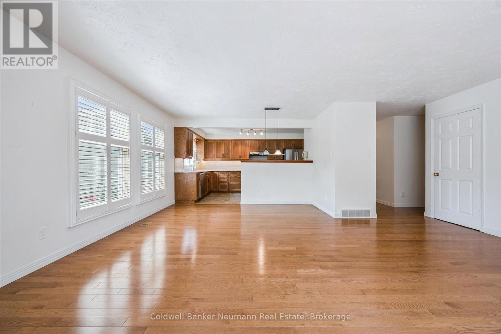 76 Shadybrook Crescent, Guelph, Ontario  N1G 3G6 - Photo 15 - X12274342