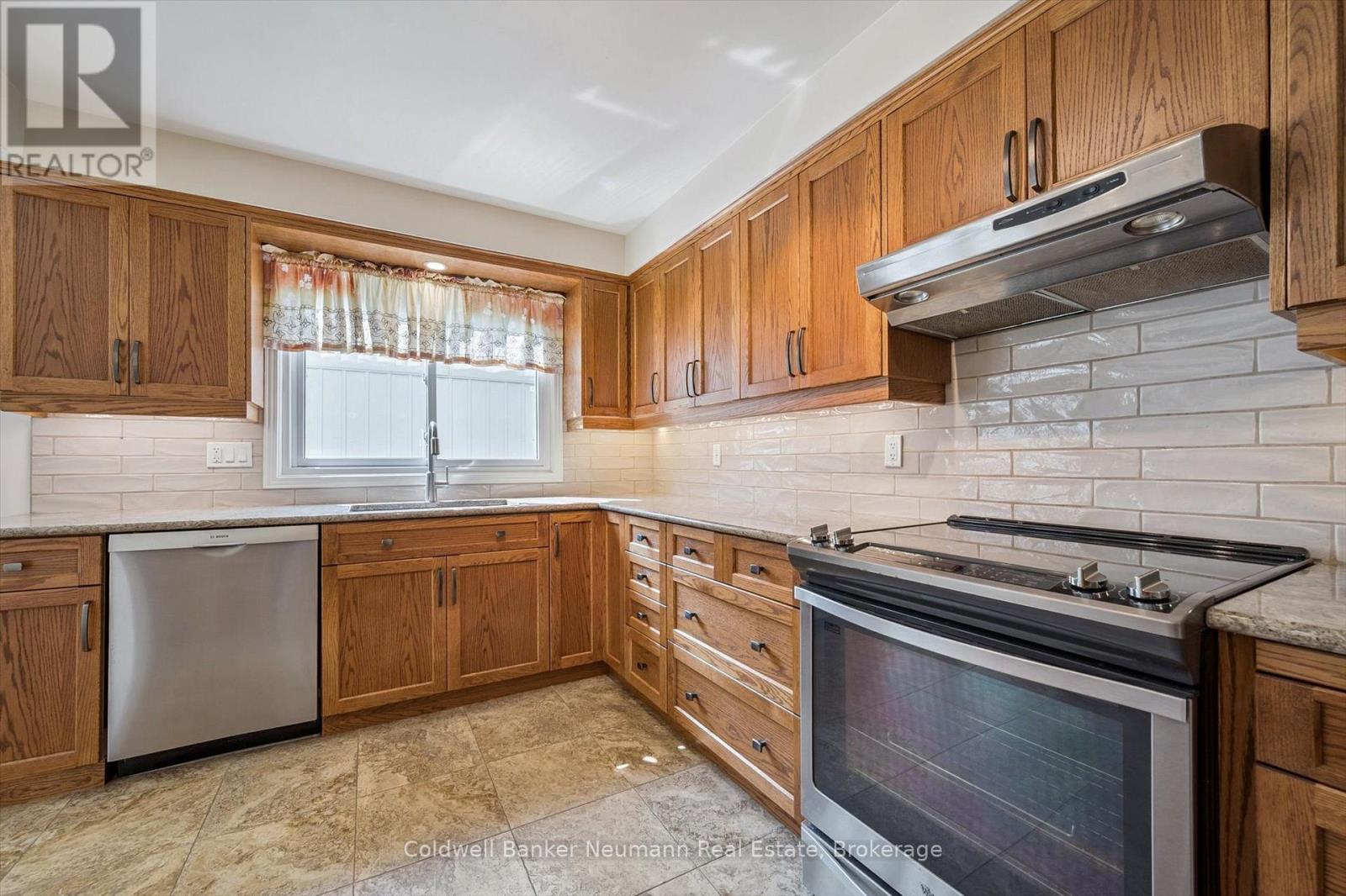 76 Shadybrook Crescent, Guelph, Ontario  N1G 3G6 - Photo 18 - X12274342