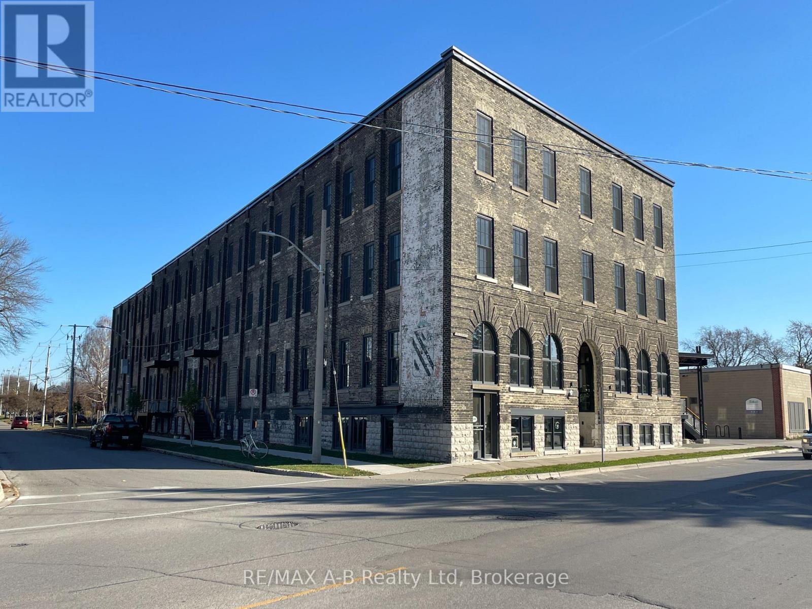 10 - 245 DOWNIE STREET, Stratford, Ontario