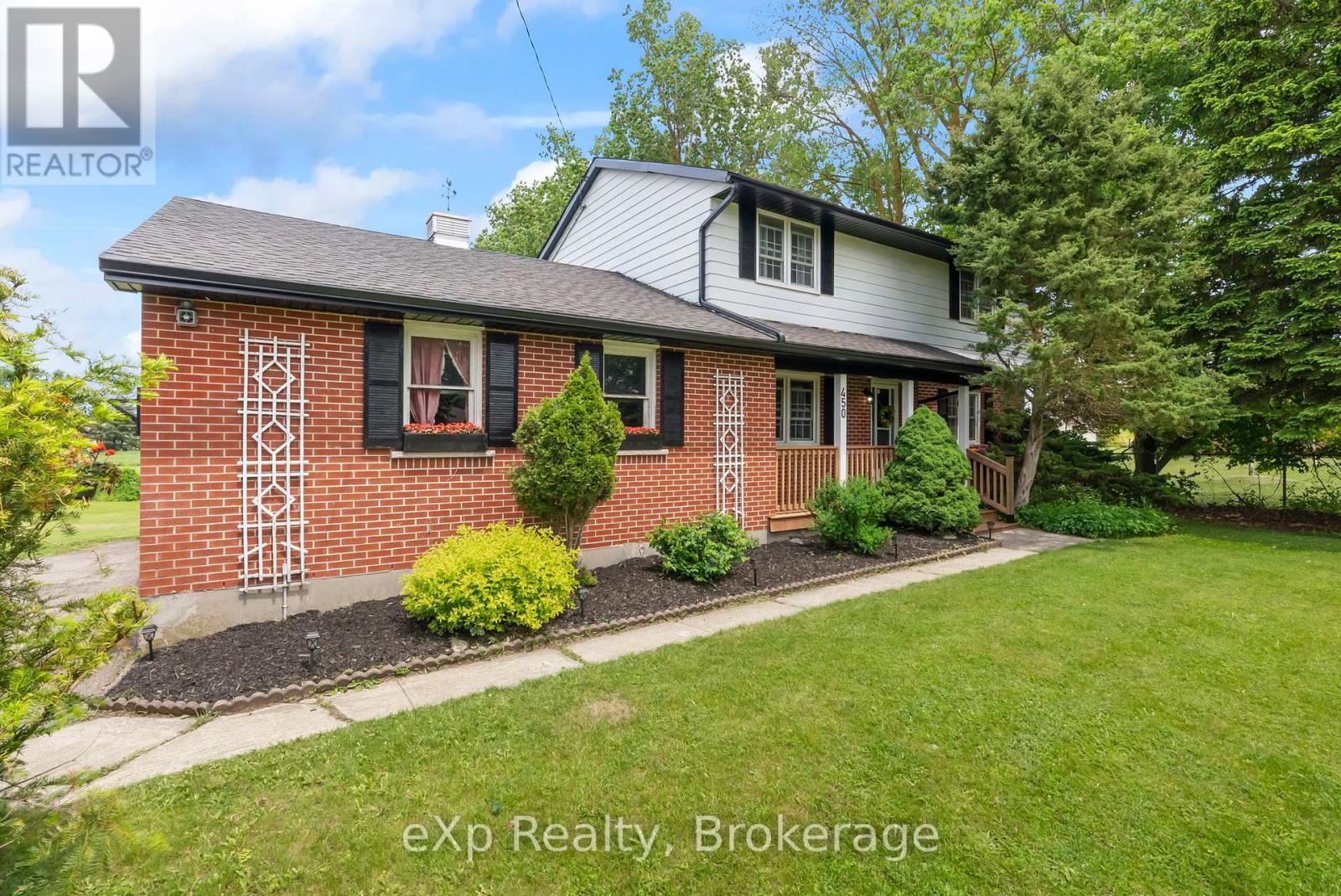 450 Smith Street, Wellington North, Ontario  N0G 1A0 - Photo 5 - X12275106