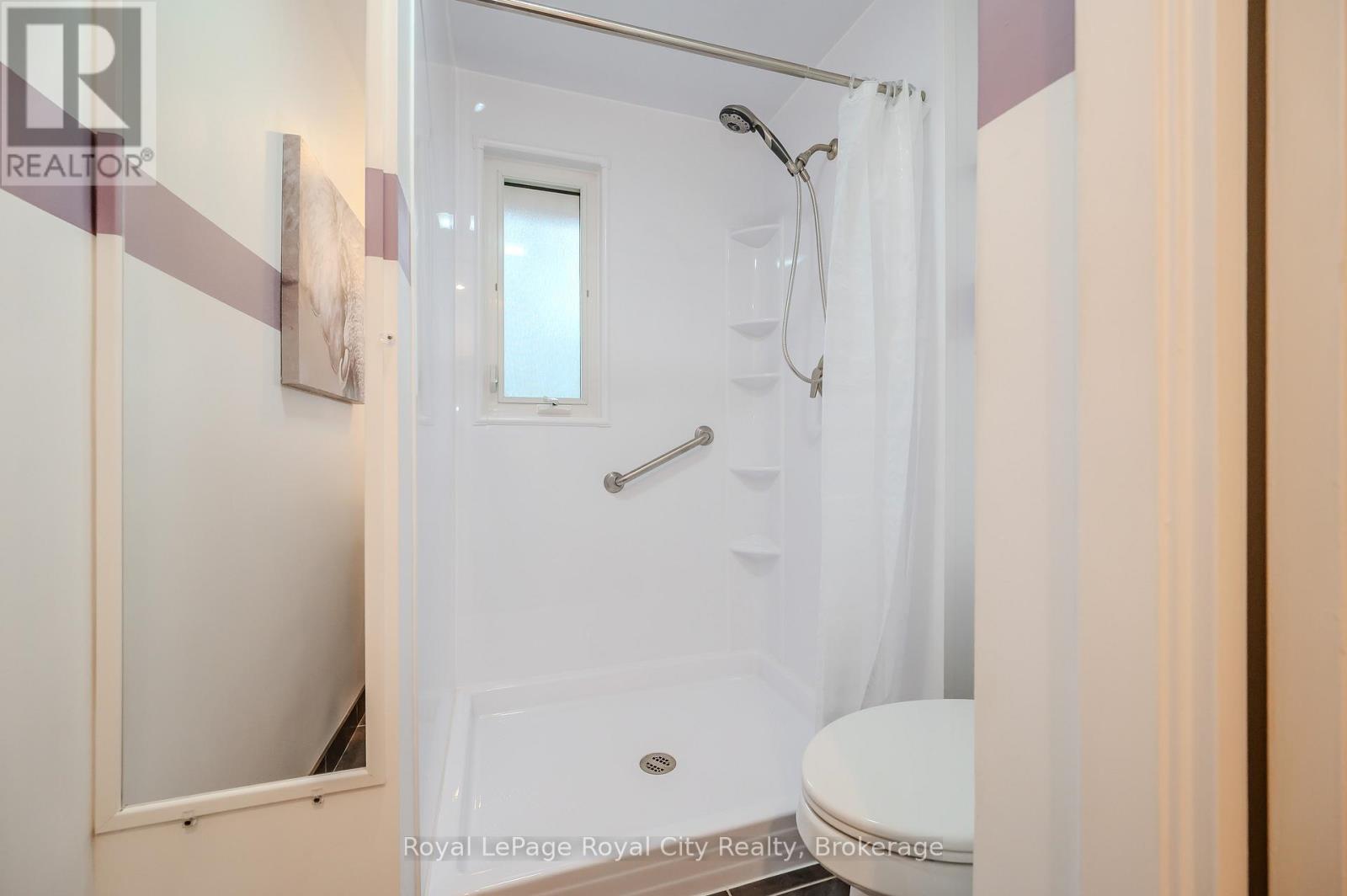27 Shuh Avenue, Kitchener, Ontario  N2A 2Y1 - Photo 26 - X12275604