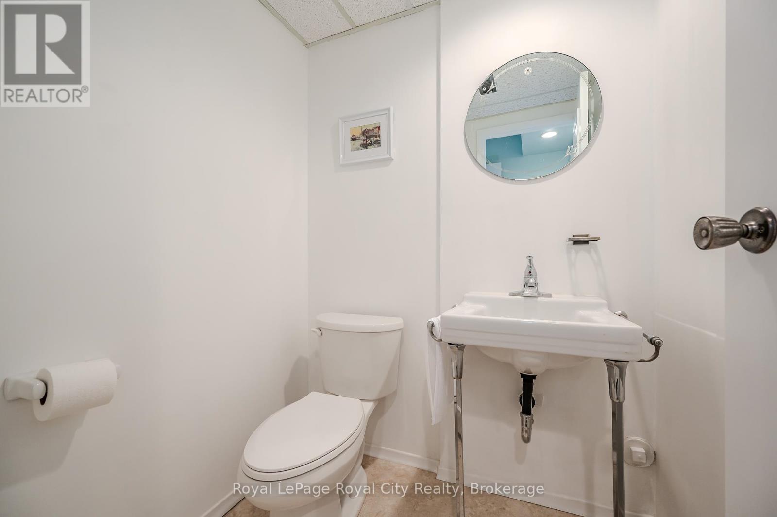 27 Shuh Avenue, Kitchener, Ontario  N2A 2Y1 - Photo 36 - X12275604