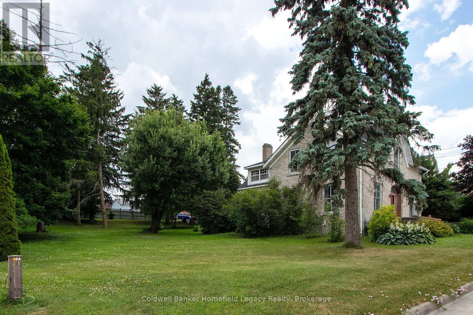 52 Ontario Street S, St. Marys, Ontario  N4X 1B4 - Photo 2 - X12275926