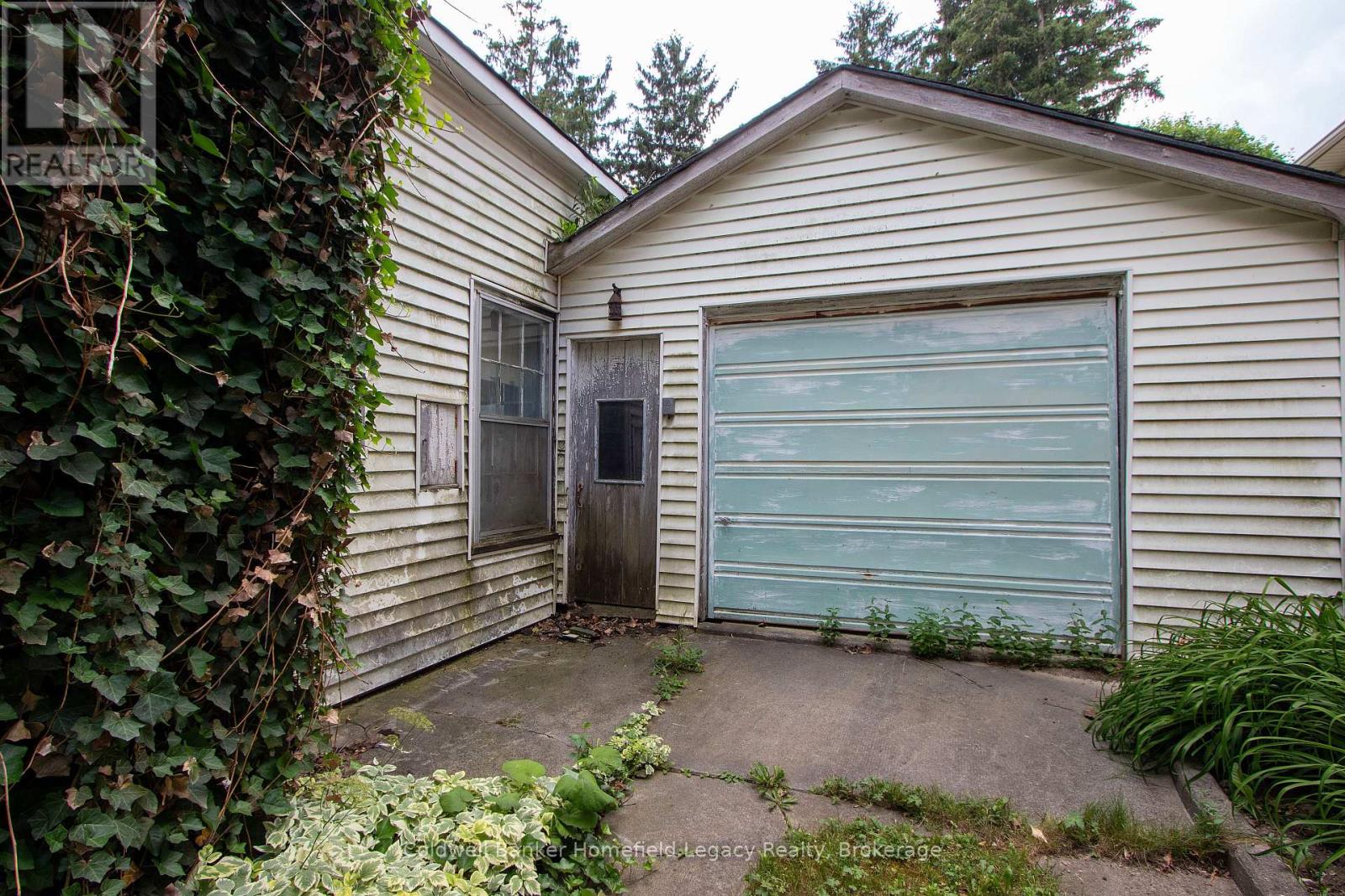 52 Ontario Street S, St. Marys, Ontario  N4X 1B4 - Photo 6 - X12275926