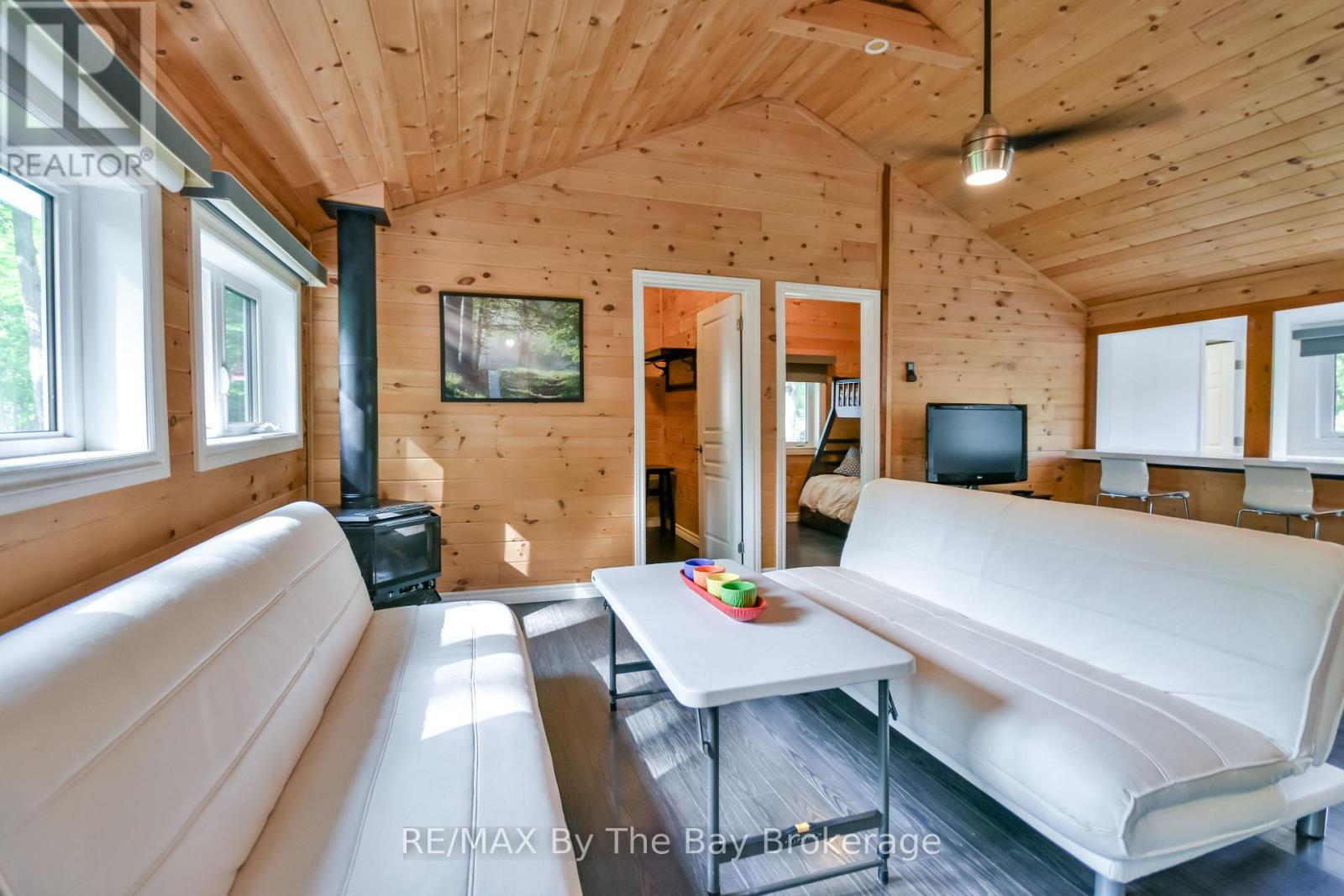 578 Oxbow Park Drive, Wasaga Beach, Ontario  L9Z 2T8 - Photo 6 - S12276111