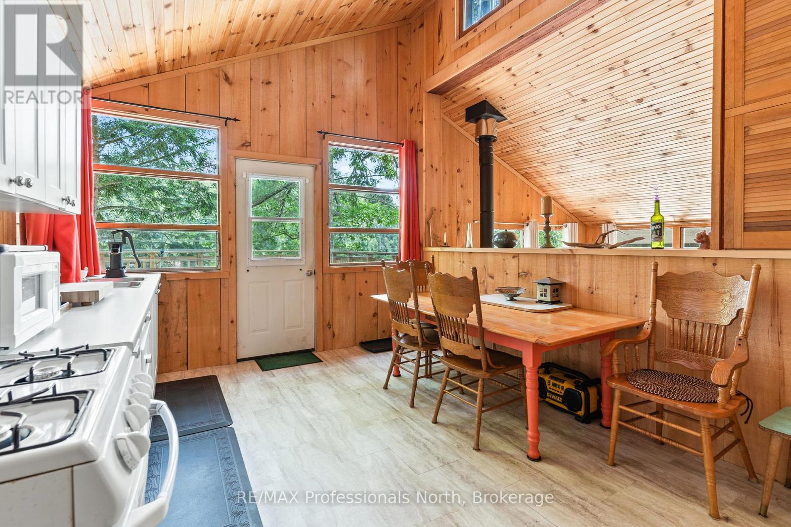 53437 Big Hawk Lake, Algonquin Highlands, Ontario  K0M 1S0 - Photo 10 - X12276237