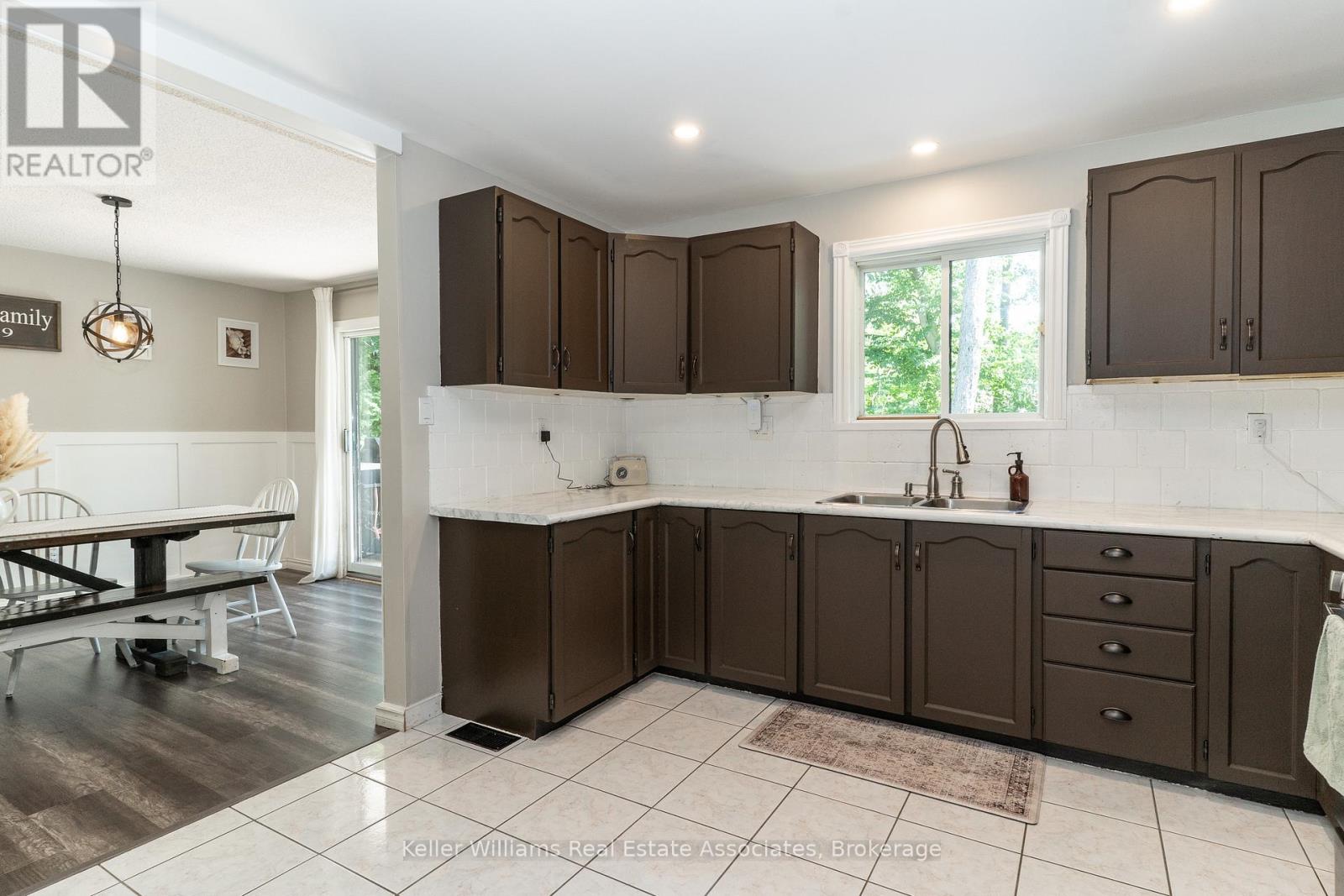 220 Alexander Street, Gravenhurst, Ontario  P1P 1A6 - Photo 13 - X12276481