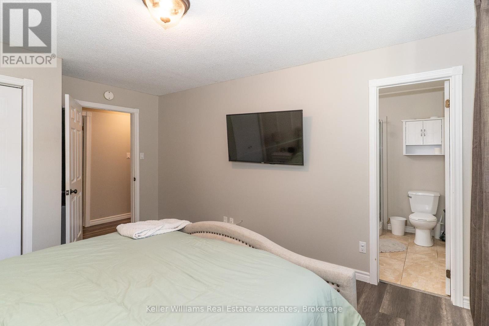 220 Alexander Street, Gravenhurst, Ontario  P1P 1A6 - Photo 20 - X12276481