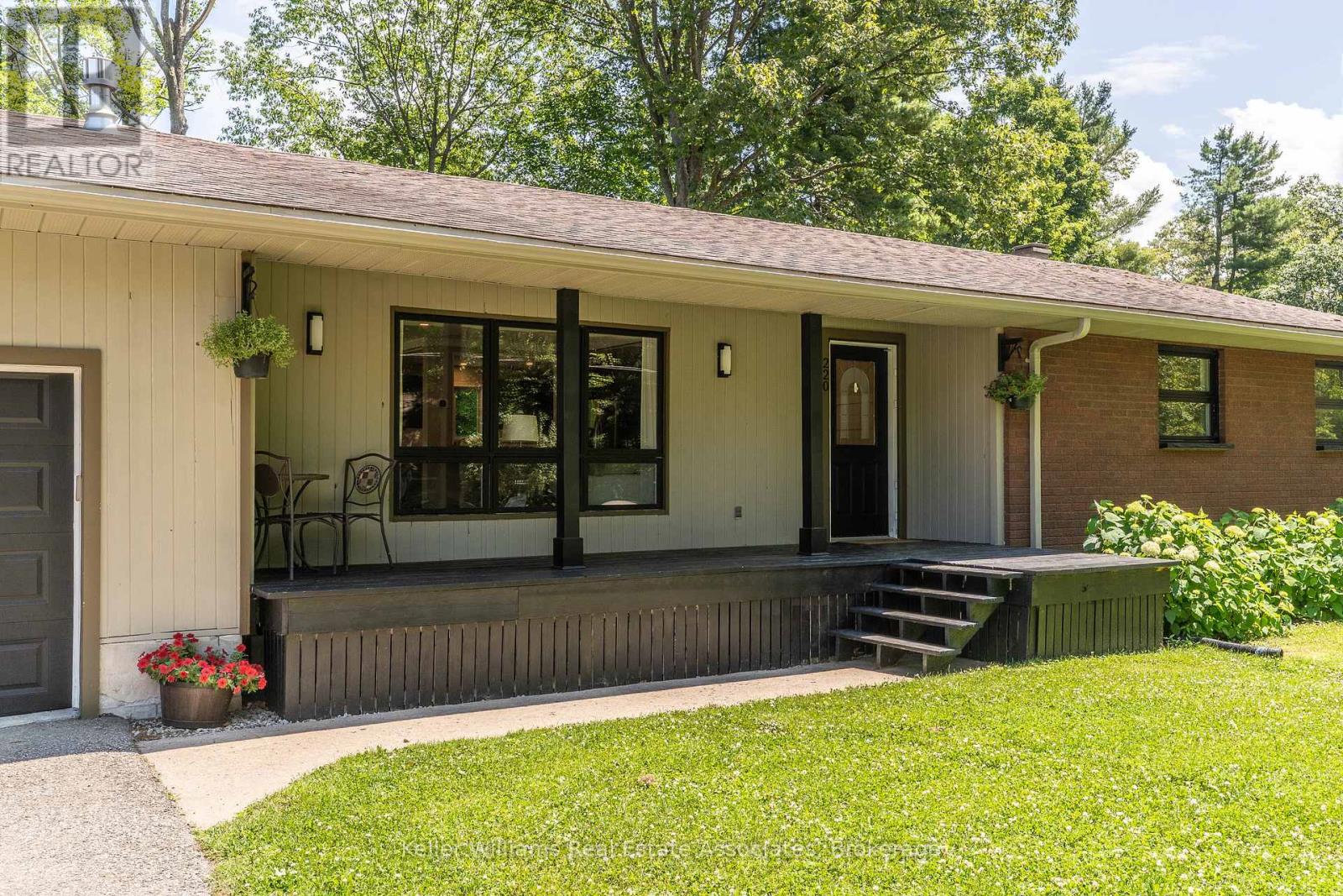 220 Alexander Street, Gravenhurst, Ontario  P1P 1A6 - Photo 34 - X12276481