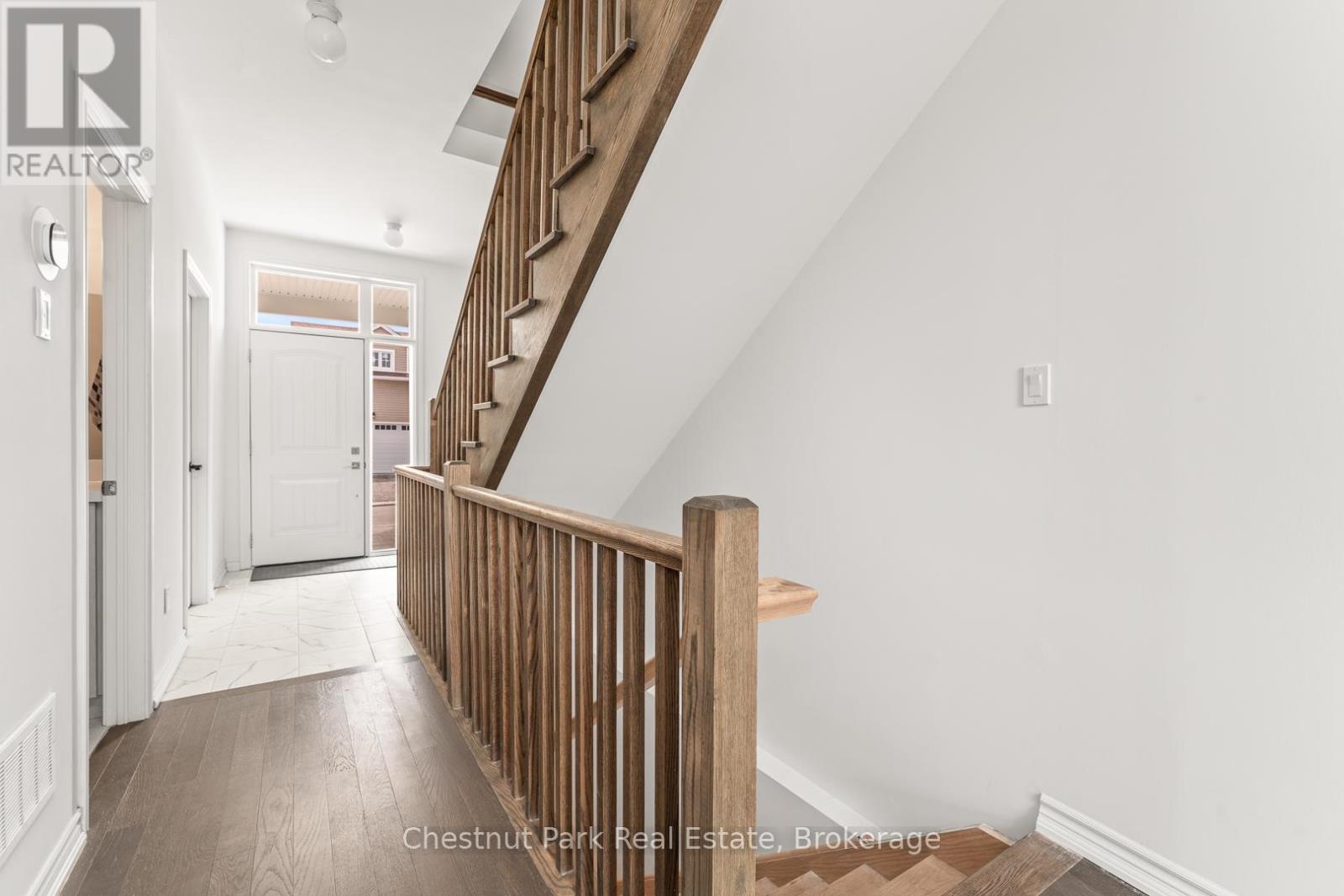 6 Turnberry Court, Bracebridge, Ontario  P1L 0N5 - Photo 2 - X12276568
