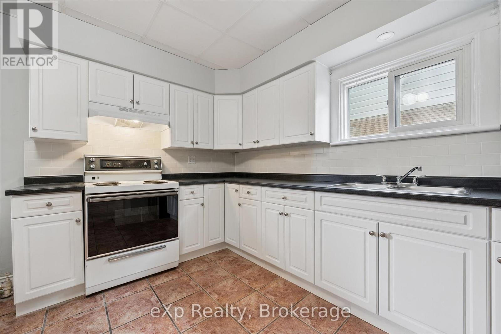 120 Johnston Street, Guelph, Ontario  N1E 5T8 - Photo 14 - X12276627