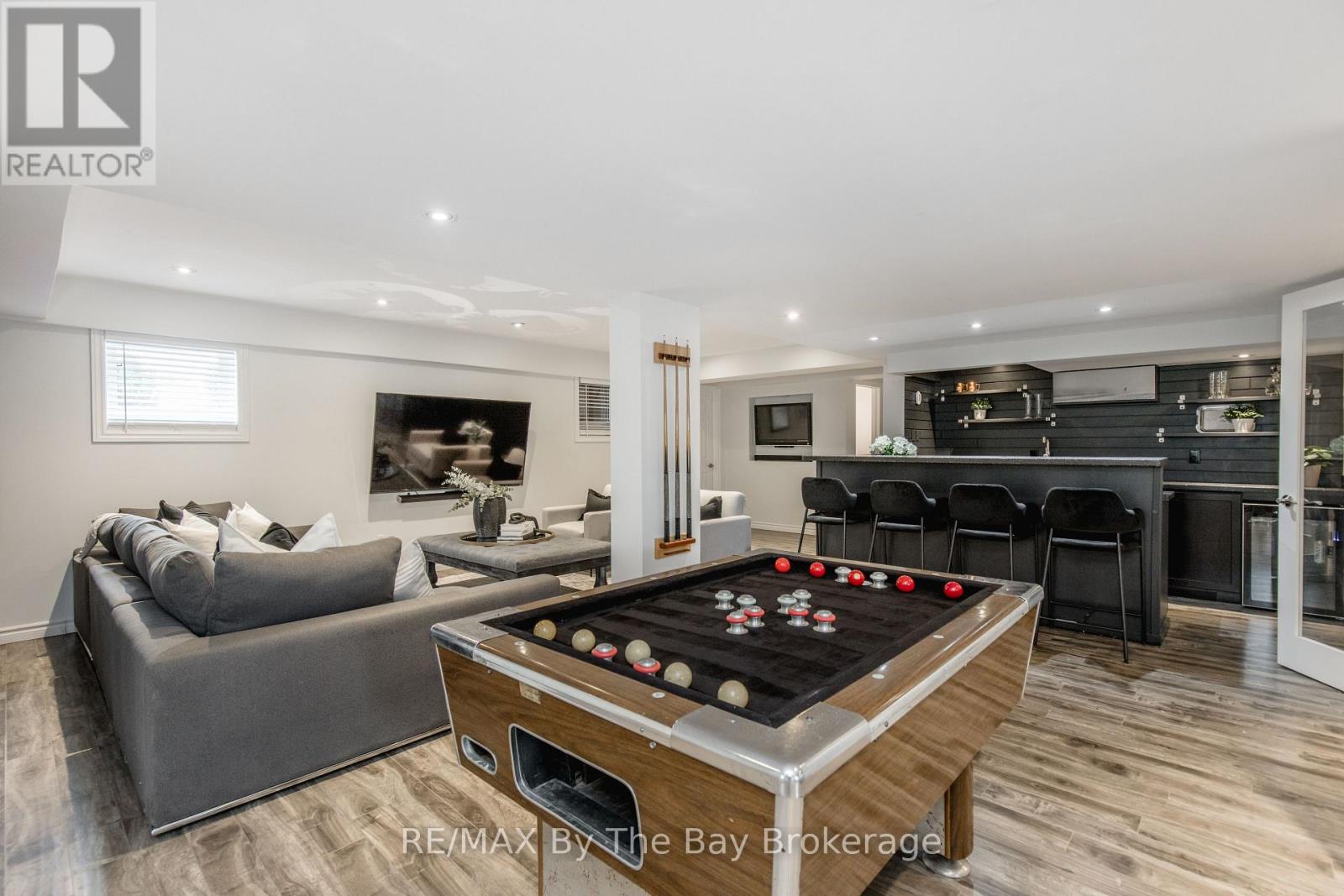 11 Basswood Drive, Wasaga Beach, Ontario  L9Z 0A9 - Photo 25 - S12277050
