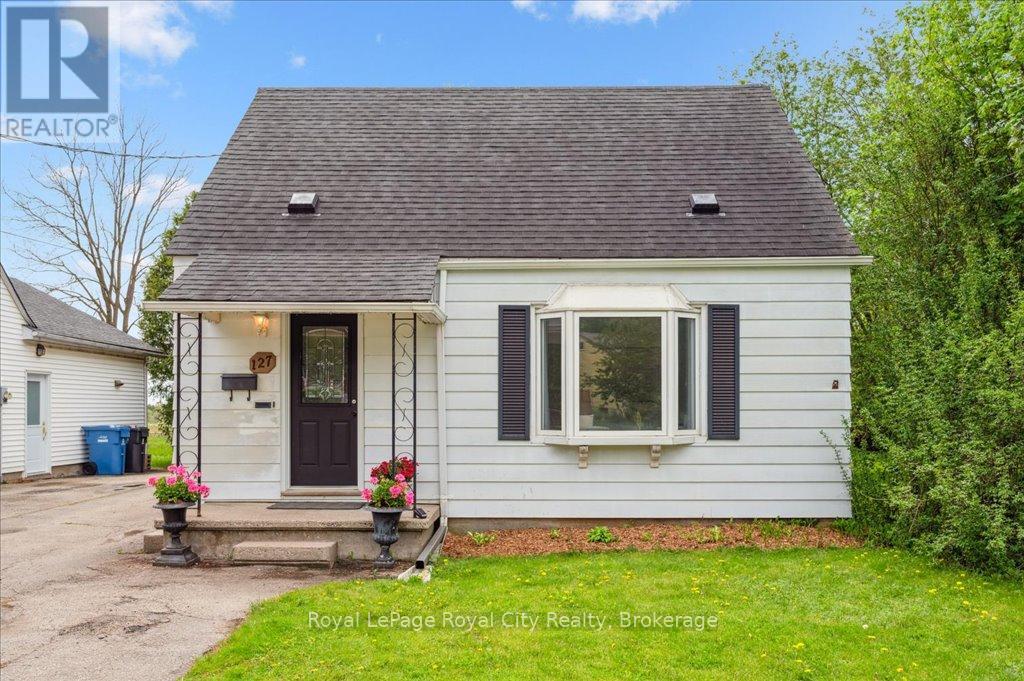 127 MEMORIAL CRESCENT, Guelph, Ontario