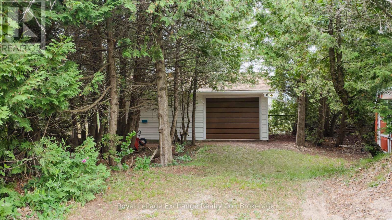 40 Vozka Drive S, Huron-Kinloss, Ontario  N2Z 0B3 - Photo 15 - X12277263