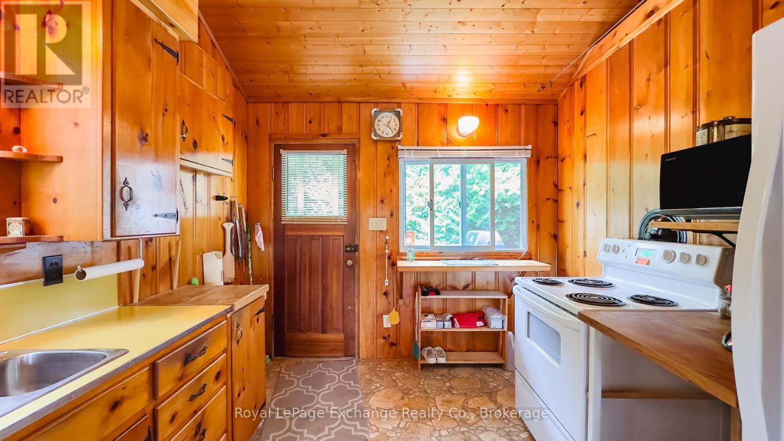 40 Vozka Drive S, Huron-Kinloss, Ontario  N2Z 0B3 - Photo 16 - X12277263