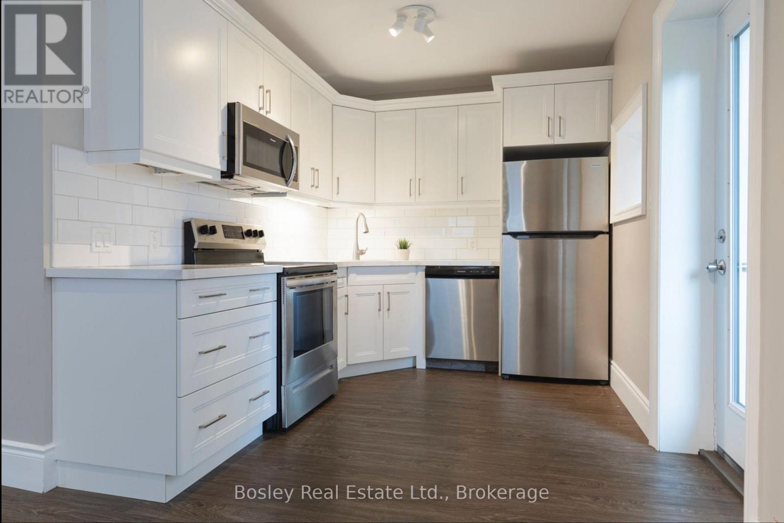 2 - 103 Myrtle Avenue, Hamilton, Ontario  L8M 2G1 - Photo 3 - X12277765