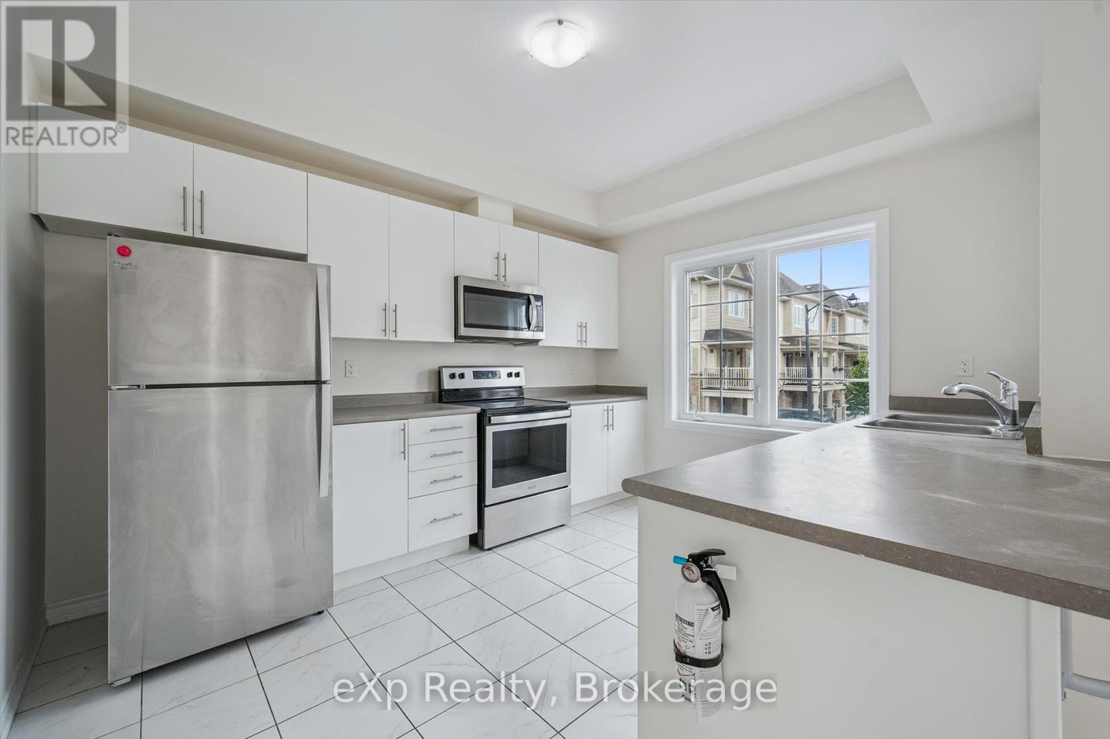50 - 88 Decorso Drive, Guelph, Ontario  N1L 0A1 - Photo 16 - X12277917