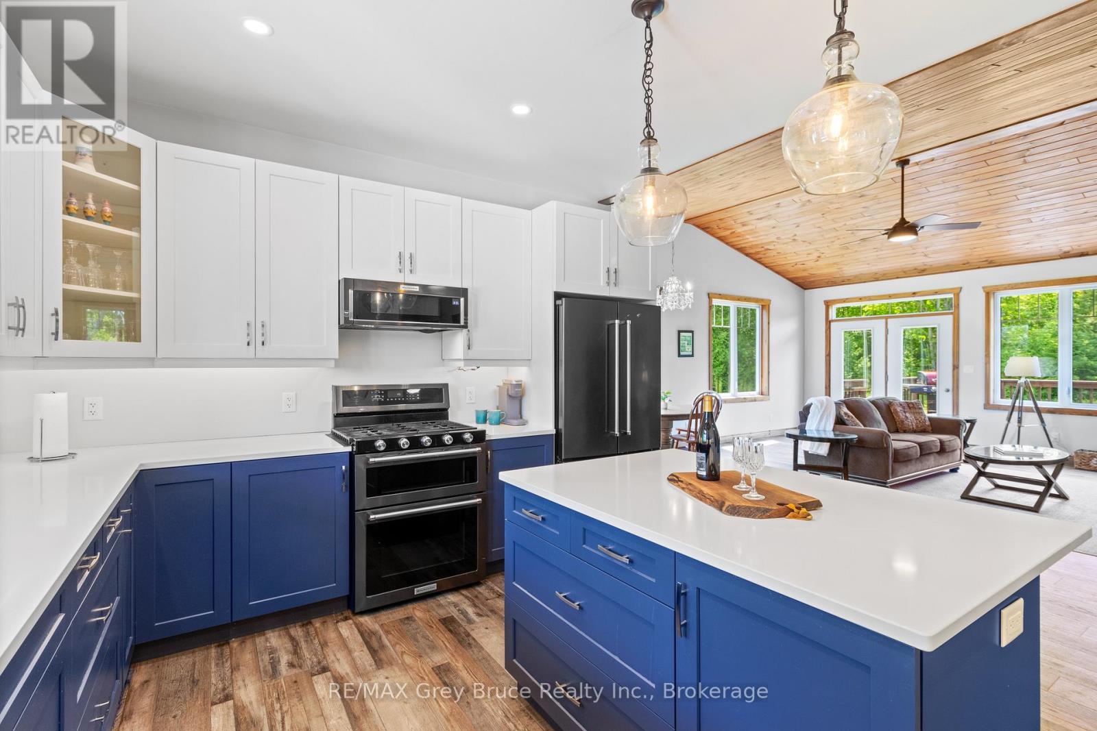 1379 West Road, Northern Bruce Peninsula, Ontario  N0H 1W0 - Photo 12 - X12278114