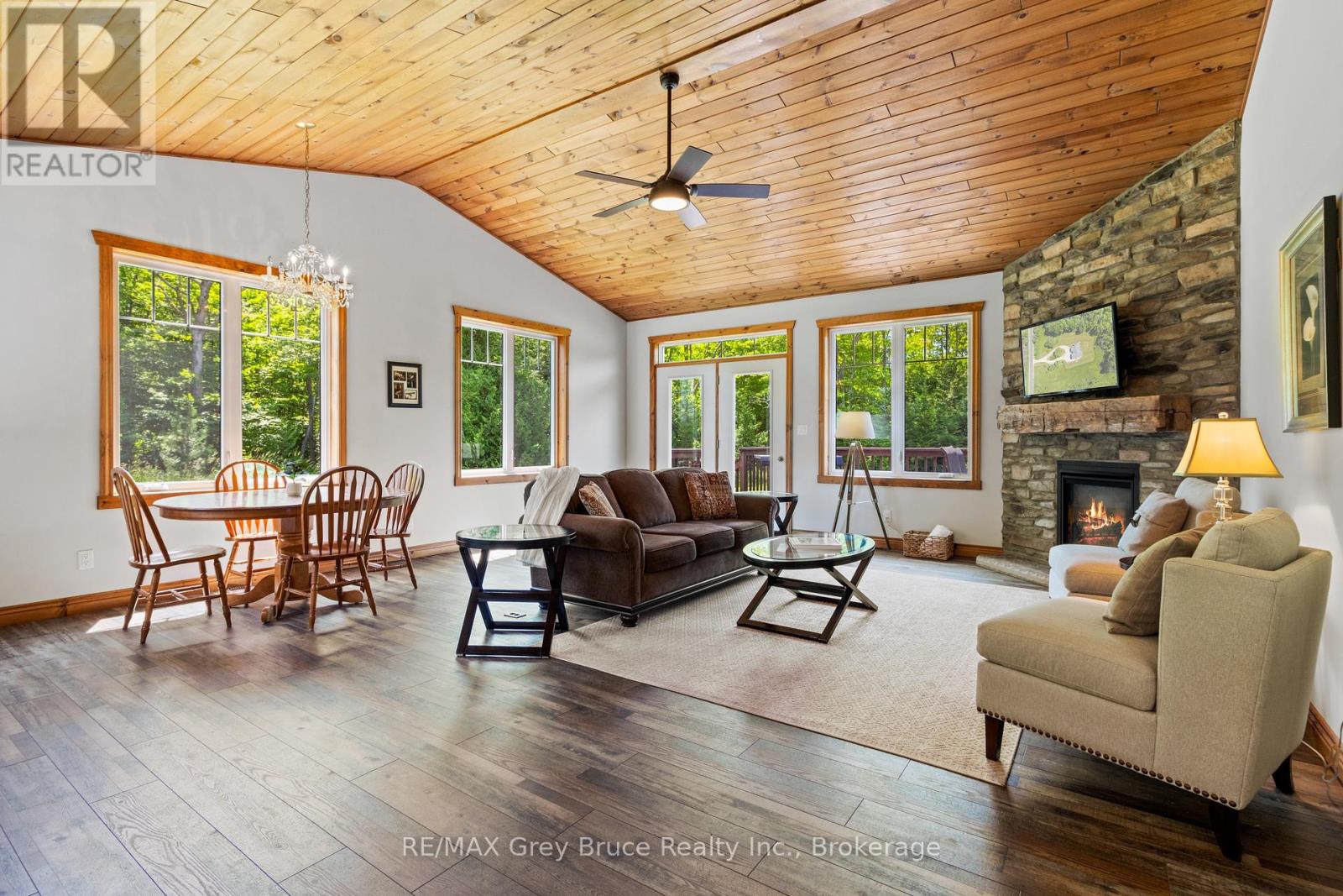 1379 West Road, Northern Bruce Peninsula, Ontario  N0H 1W0 - Photo 13 - X12278114