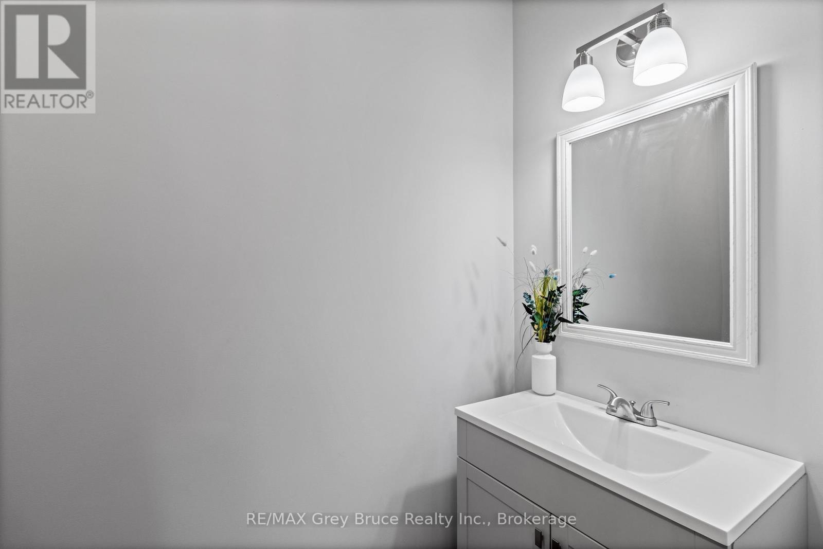 1379 West Road, Northern Bruce Peninsula, Ontario  N0H 1W0 - Photo 19 - X12278114