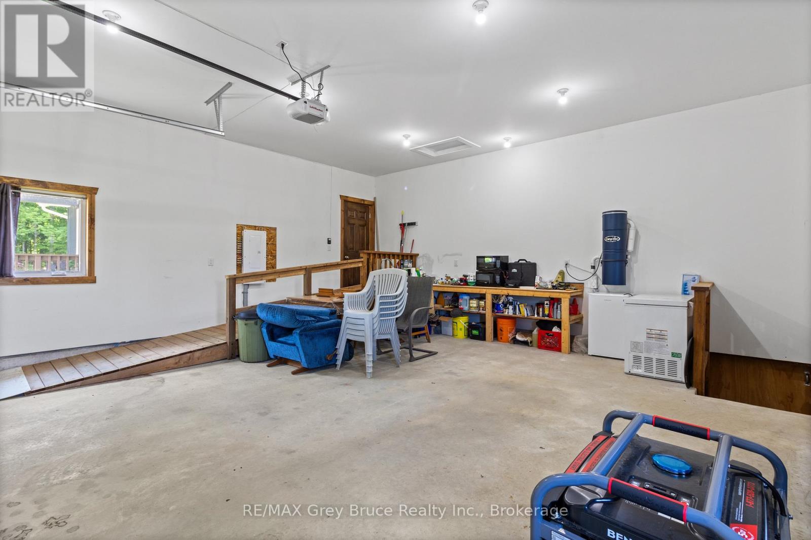 1379 West Road, Northern Bruce Peninsula, Ontario  N0H 1W0 - Photo 37 - X12278114