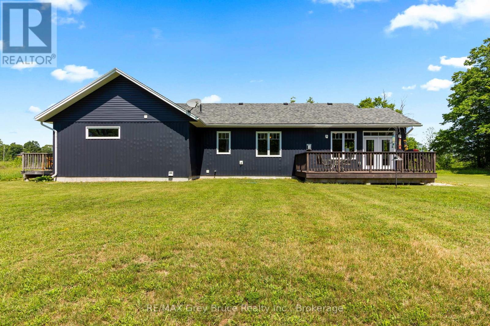 1379 West Road, Northern Bruce Peninsula, Ontario  N0H 1W0 - Photo 45 - X12278114