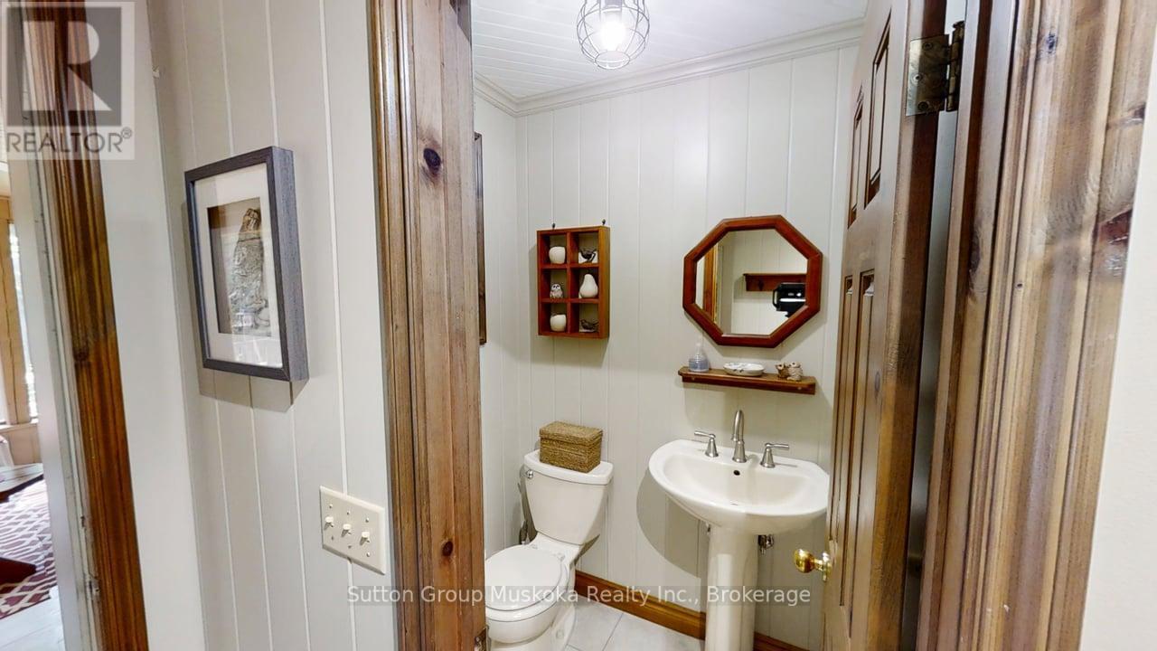 1004 East Cooper Lake Road, Lake Of Bays, Ontario  P0A 1H0 - Photo 13 - X12278215