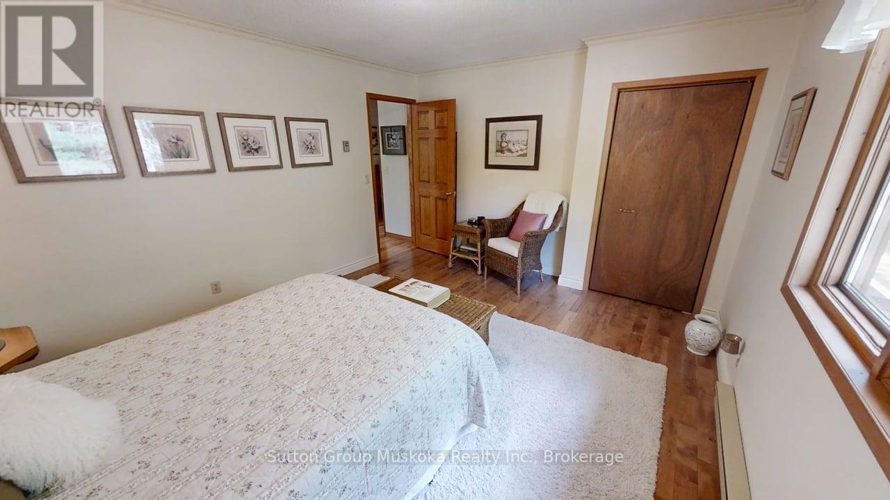 1004 East Cooper Lake Road, Lake Of Bays, Ontario  P0A 1H0 - Photo 15 - X12278215