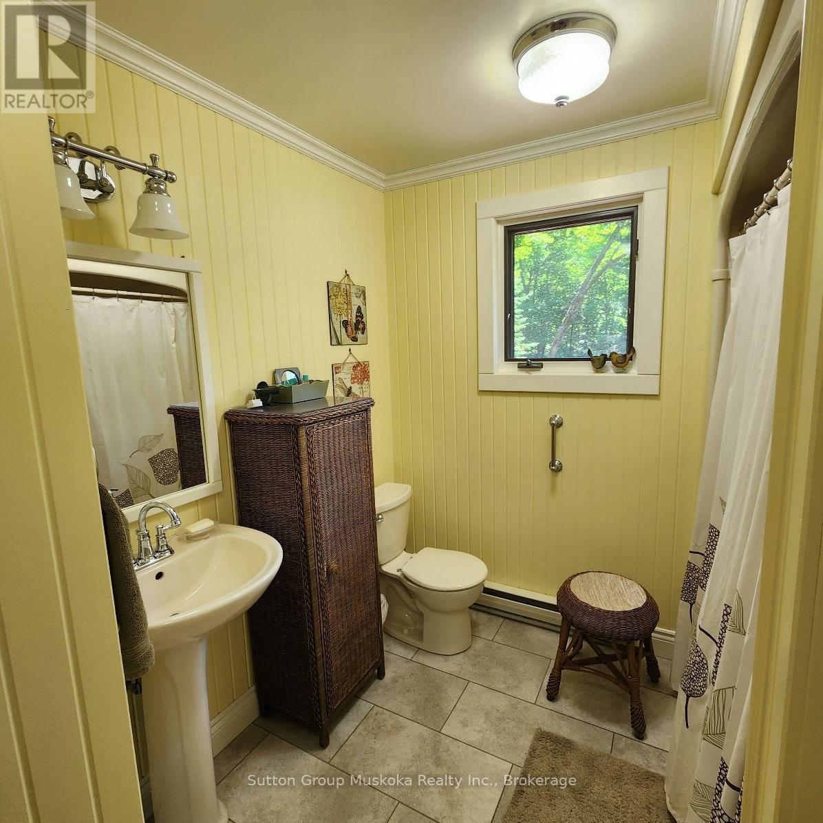 1004 East Cooper Lake Road, Lake Of Bays, Ontario  P0A 1H0 - Photo 19 - X12278215