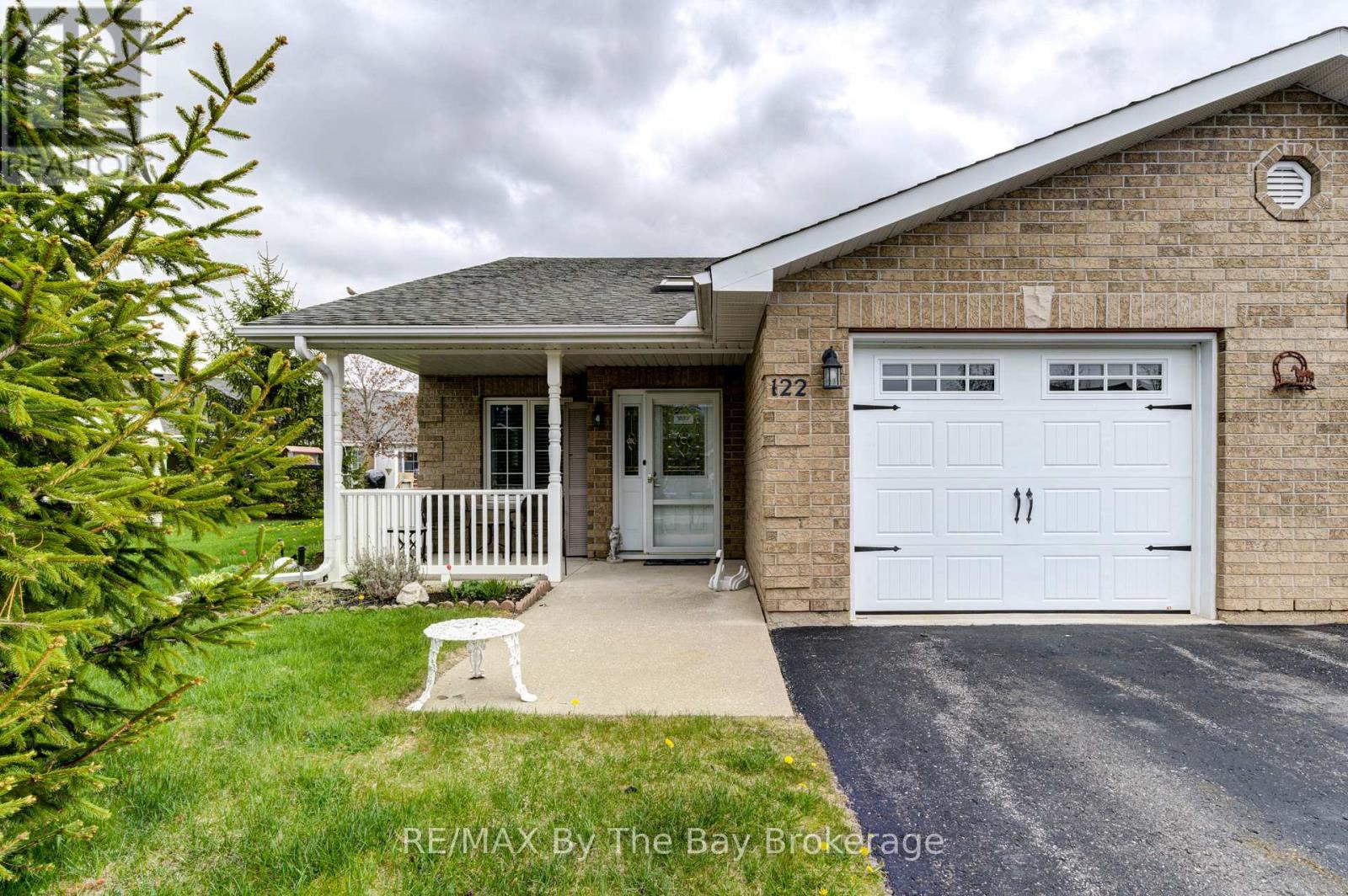 122 Meadow Lane, Wasaga Beach, Ontario  L9Z 0A4 - Photo 2 - S12278538