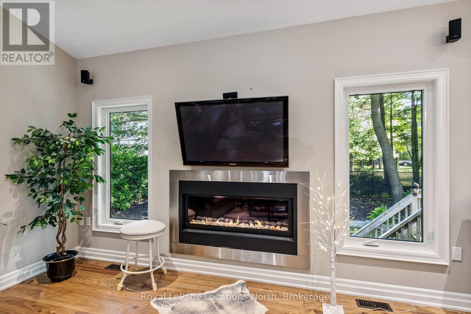 77 Knox Road W, Wasaga Beach, Ontario  L9Z 2A8 - Photo 10 - S12278611